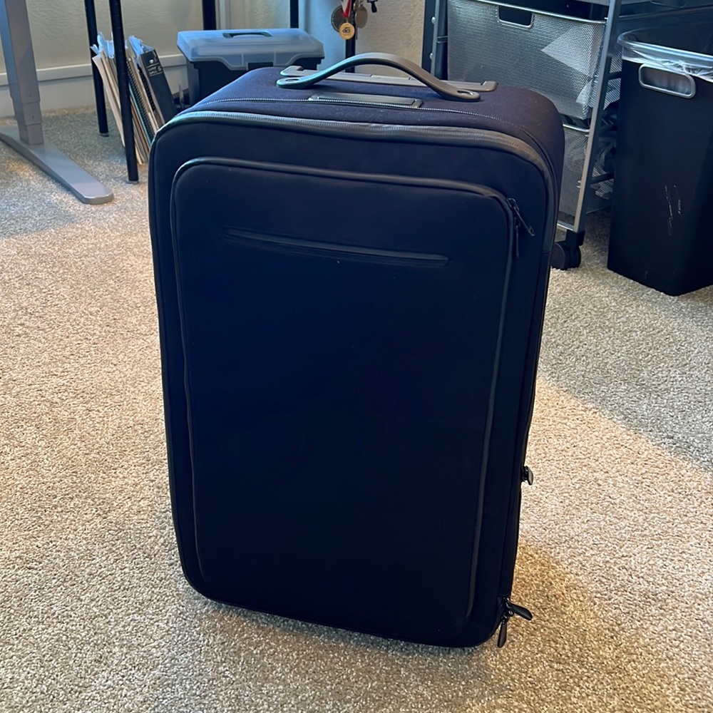 Marlon Air Compression Smart Carry-On Luggage